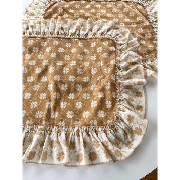 Vintage 80s decorative pillowcases, clover tan beige pillow slip covers, pair - Picture 2 of 10